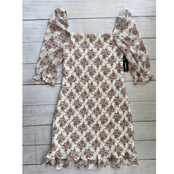 NWT $88 EXPRESS Floral Smocked Puff Sleeve Sheath Mini Dress Size S - Picture 8 of 9
